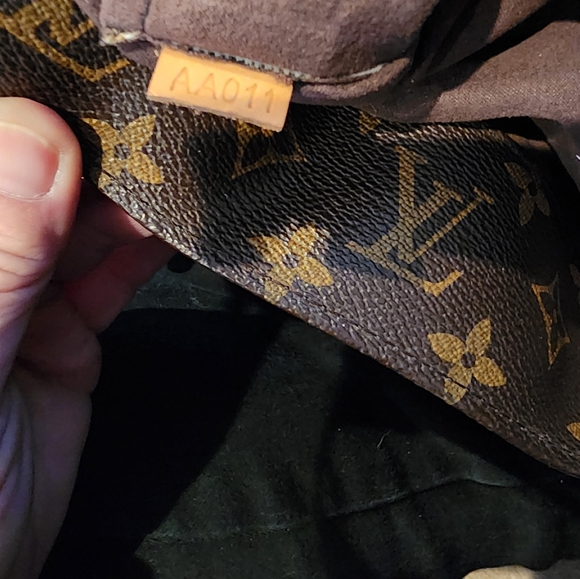 Louis Vuitton Monogram METIS HOBO bag - Picture 8 of 11